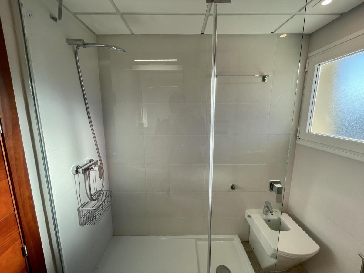Exclusive Beachfront Apartment Torremolinos - Pool - Paddle - Tenis - Wifi - Central Aircon Eksteriør billede