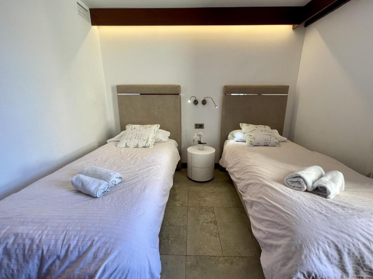 Exclusive Beachfront Apartment Torremolinos - Pool - Paddle - Tenis - Wifi - Central Aircon Eksteriør billede