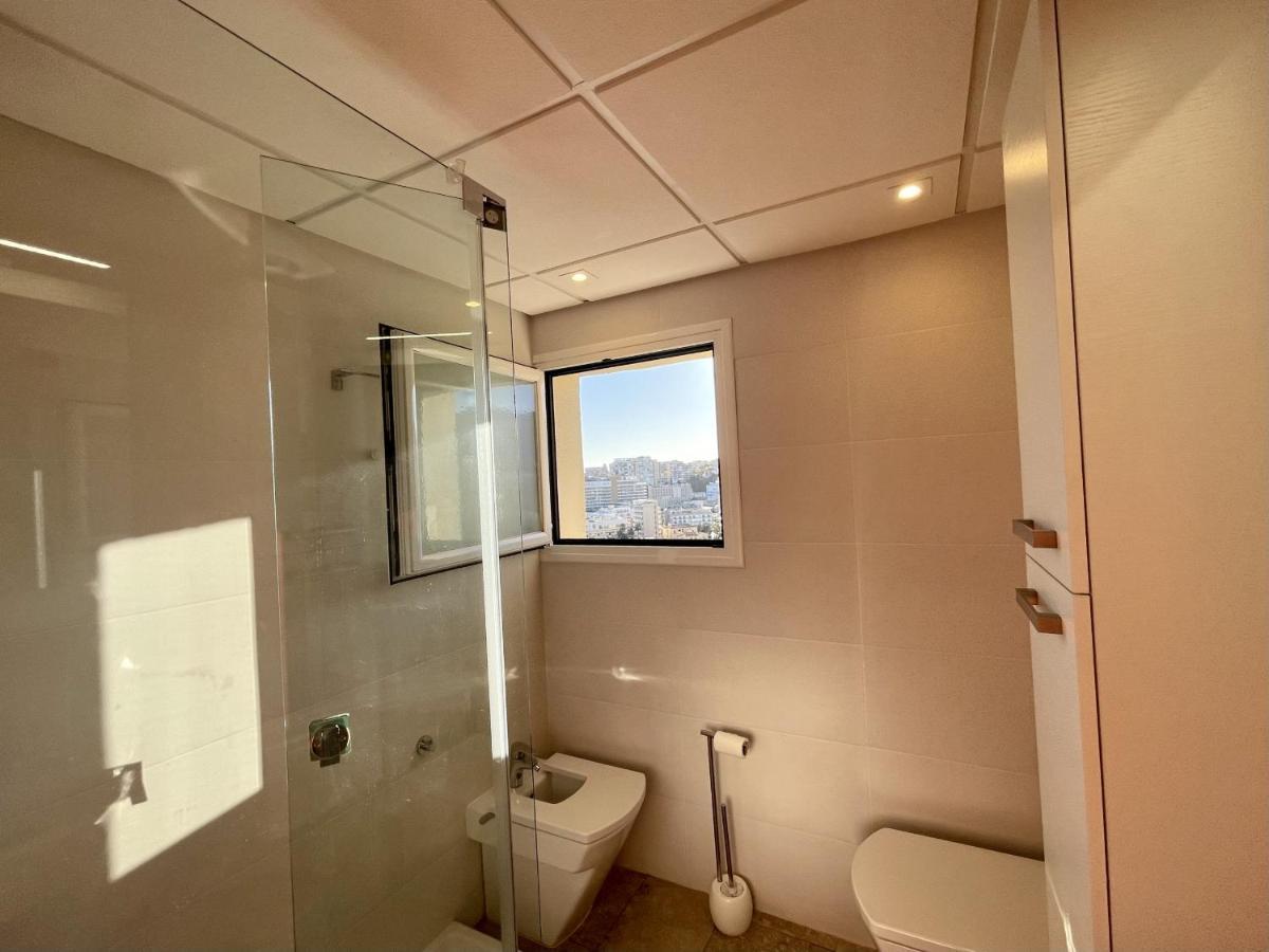Exclusive Beachfront Apartment Torremolinos - Pool - Paddle - Tenis - Wifi - Central Aircon Eksteriør billede