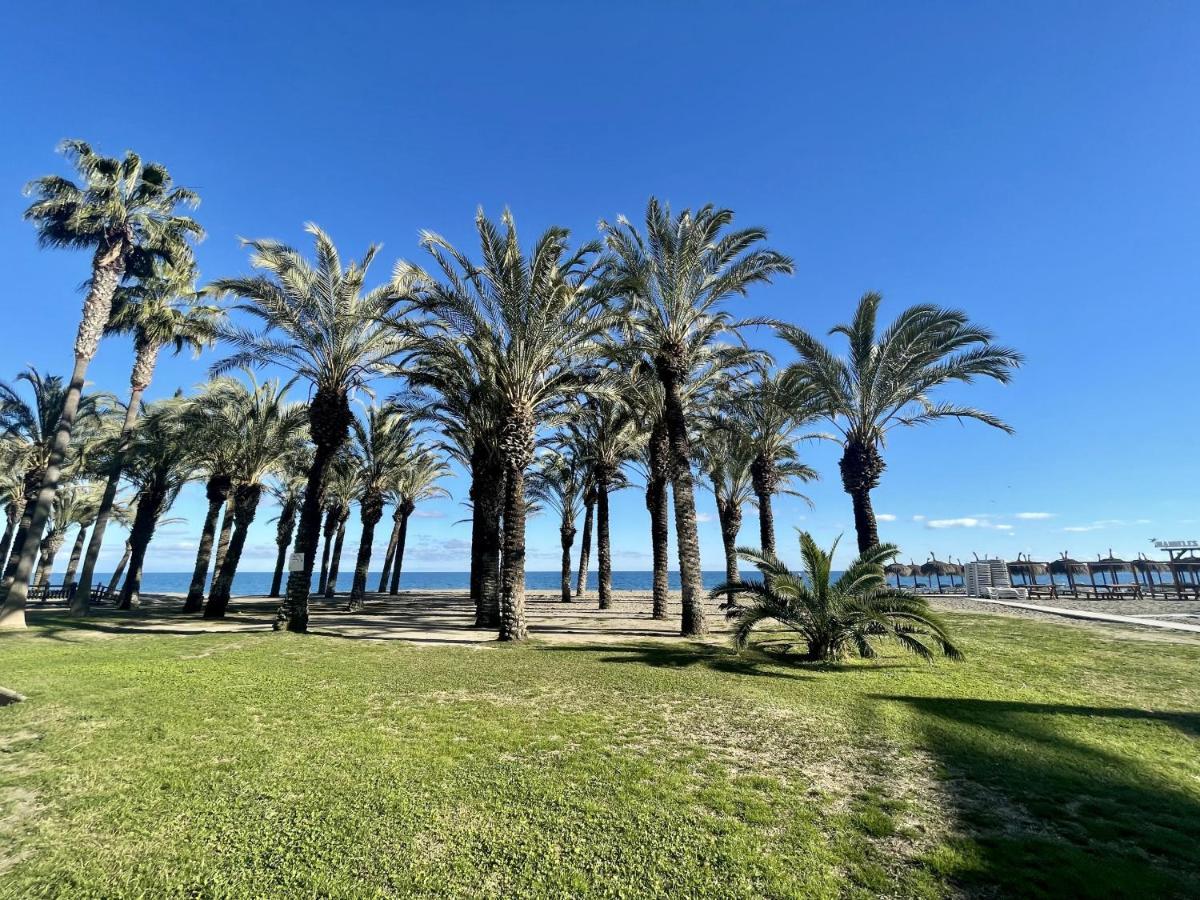 Exclusive Beachfront Apartment Torremolinos - Pool - Paddle - Tenis - Wifi - Central Aircon Eksteriør billede