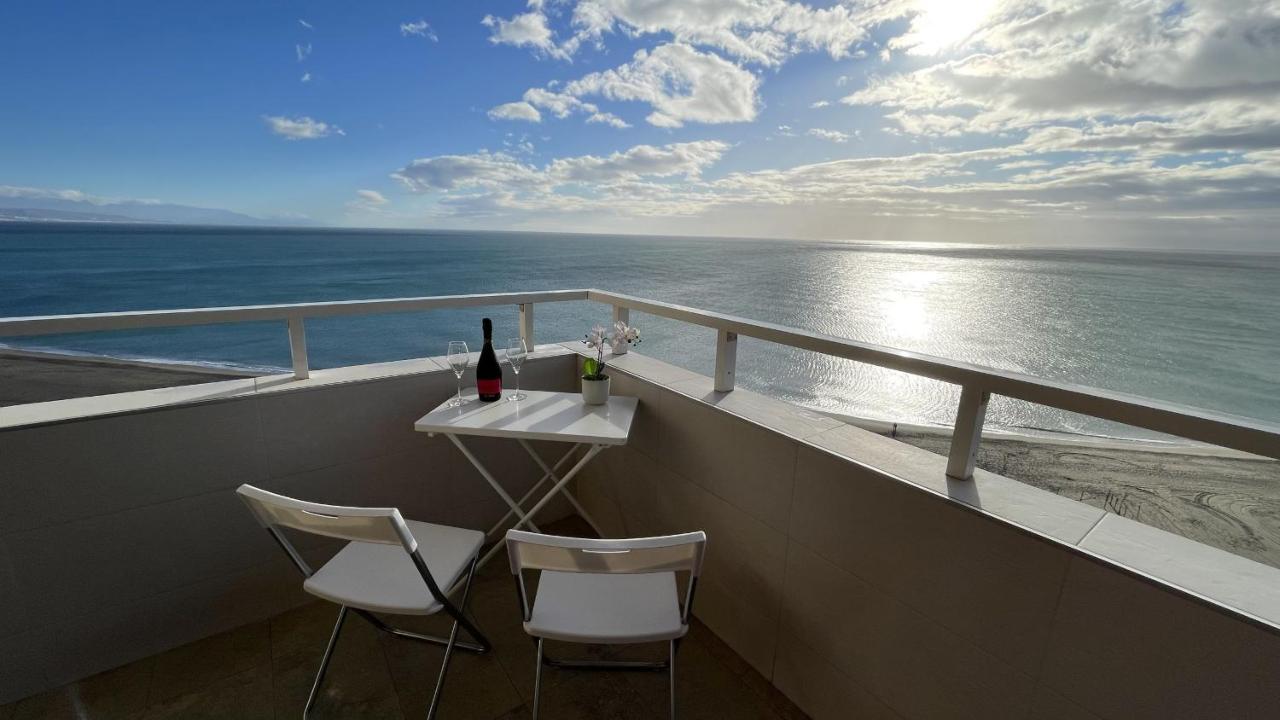 Exclusive Beachfront Apartment Torremolinos - Pool - Paddle - Tenis - Wifi - Central Aircon Eksteriør billede